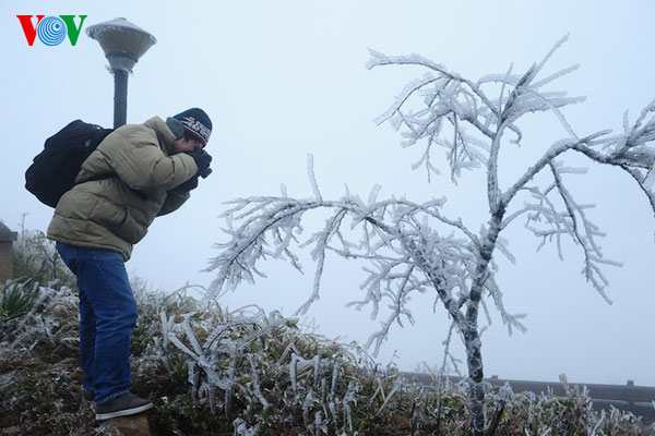 Mau Son Peak covered in frost again